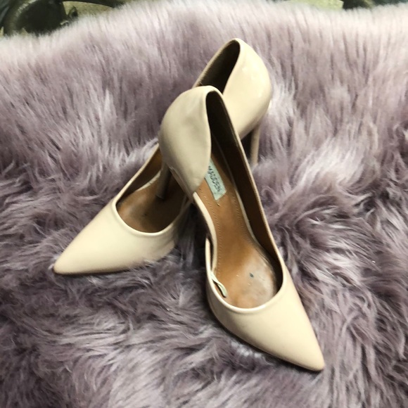 Steve Madden Nude Heels - Picture 3 of 4